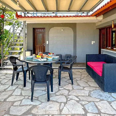 Astros Peloponnese With A Fireplace 09 Сasa de vacaciones